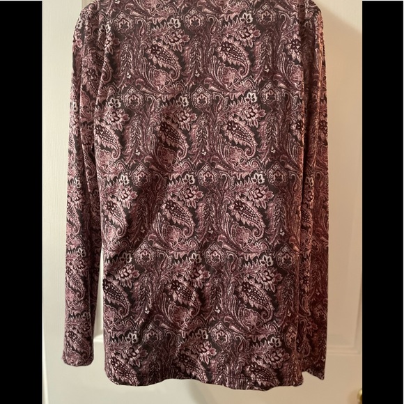 *SOLD* V-neck Top - Picture 3 of 3